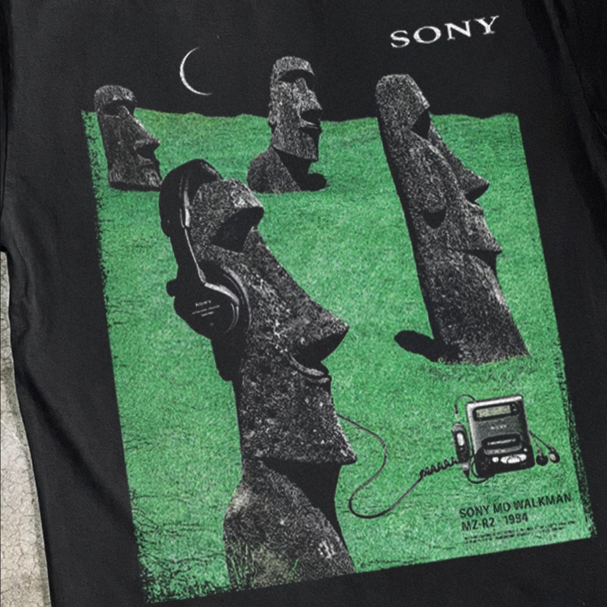 Vintage MiniDisc Player Easter Island 1994 Graphic T-Shirt | Retro 90s Music Tee S–5XL